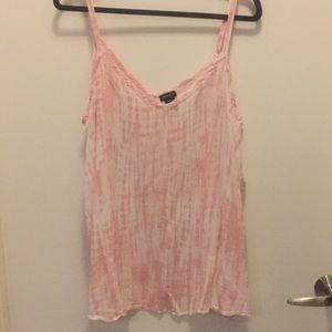 Like new pink and white Torrid tank size 2